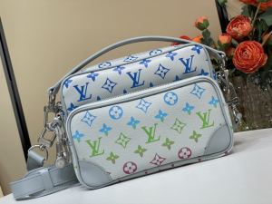 Louis Vuitton Nil Messenger Silver Gray Monogram Crossbody Bag Louis Vuitton Nil Messenger Silver Gray Monogram Crossbody Bag