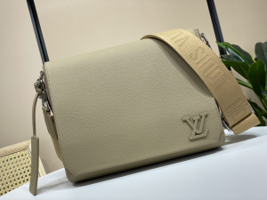Louis Vuitton Takeoff AER Messenger Bag Beige Grained Leather Louis Vuitton Takeoff AER Messenger Bag Beige Grained Leather