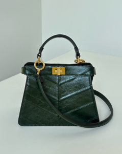 Fendi peekaboo iseeu petite Green inlaid hagfish leather tote shoulder bag Fendi peekaboo iseeu petite Green inlaid hagfish leather tote shoulder bag