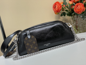Louis Vuitton Pochette Vibe Black Lambskin Leather Shoulder Bag Louis Vuitton Pochette Vibe Black Lambskin Leather Shoulder Bag