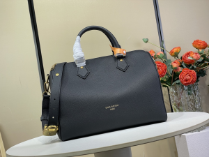 Louis Vuitton Speedy Soft 30 Shoulder Travel Bag Black Calfskin Leather Louis Vuitton Speedy Soft 30 Shoulder Travel Bag Black Calfskin Leather