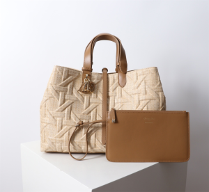 Dior Large D Toujours Shopping Tote Shoulder Bag Beige Raffia and Calfskin Dior Large D Toujours Shopping Tote Shoulder Bag Beige Raffia and Calfskin
