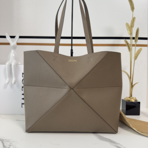 Loewe Medium horizontal Puzzle Fold tote Shoulder Bag Light Gray soft grained calfskin Loewe Medium horizontal Puzzle Fold tote Shoulder Bag Light Gray soft grained calfskin