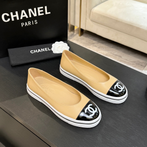 Chanel CC Logo Calfskin Leather Ballet Flat Beige Black Chanel CC Logo Calfskin Leather Ballet Flat Beige Black