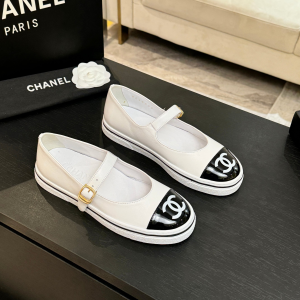 Chanel CC Logo Calfskin Leather Mary Janes Flats White Black Chanel CC Logo Calfskin Leather Mary Janes Flats White Black
