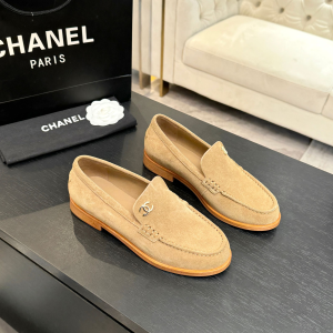 Chanel Vintage CC Beige Suede Calfskin Leather Flat Loafers Chanel Vintage CC Beige Suede Calfskin Leather Flat Loafers