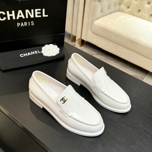 Chanel Vintage CC White Shiny Calfskin Leather Flat Loafers Chanel Vintage CC White Shiny Calfskin Leather Flat Loafers