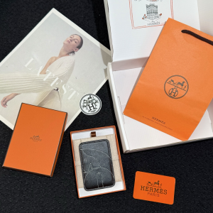 Hermes Elephant MagSafe Card Holder Black