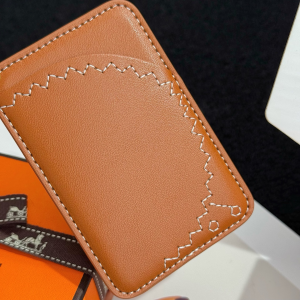 Hermes Hedgehog MagSafe Card Holder Brown