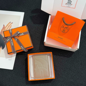 Hermes Horse MagSafe Card Holder Gray