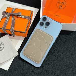 Hermes Horse MagSafe Card Holder Gray