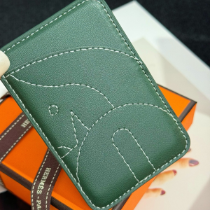 Hermes Horse MagSafe Card Holder Green
