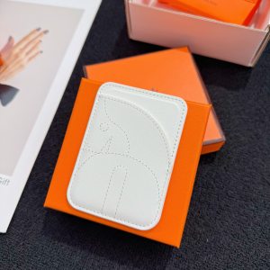 Hermes Horse MagSafe Card Holder White