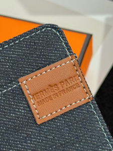 Hermes Jean Patch MagSafe Card Holder Blue