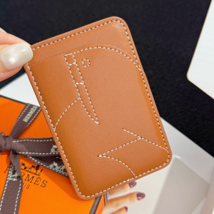 Hermes Walrus MagSafe Card Holder Brown