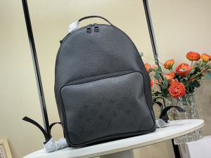 Louis Vuitton Discovery Cargo Backpack Bag Black Monogram Midnight Canvas Louis Vuitton Discovery Cargo Backpack Bag Black Monogram Midnight Canvas