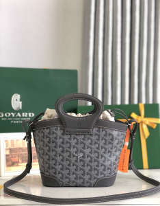 Goyard Beluga Mini Tote Shoulder Bag Gray Goyardine Canvas and Calfskin Goyard Beluga Mini Tote Shoulder Bag Gray Goyardine Canvas and Calfskin