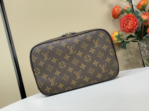 Louis Vuitton Toilet Pouch PM Brown Monogram Canvas Clutch Bag Louis Vuitton Toilet Pouch PM Brown Monogram Canvas Clutch Bag