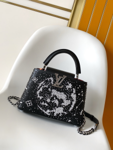 Louis Vuitton Capucines BB Tote Shoulder Bag Black Calf Leather Louis Vuitton Capucines BB Tote Shoulder Bag Black Calf Leather