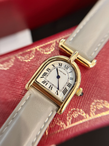 Cartier Calandre Wristwatch Gray