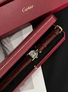 Cartier Calandre Wristwatch Red