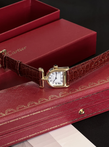 Cartier Calandre Wristwatch Red