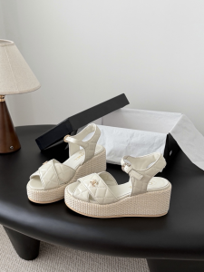 Chanel CC White Quilted Leather Platform Sandals Chanel CC White Quilted Leather Platform Sandals