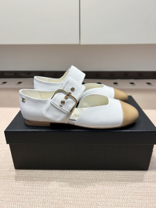 Chanel White Grosgrain and Patent Calfskin Mary Janes Chanel White Grosgrain and Patent Calfskin Mary Janes