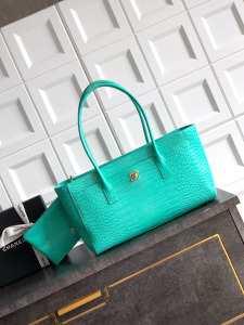 Chanel Small Clutch Shopping Tote Bag Aqua Green Crocodile Embossed Calfskin Chanel Small Clutch Shopping Tote Bag Aqua Green Crocodile Embossed Calfskin
