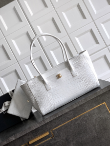 Chanel Small Clutch Shopping Tote Bag White Crocodile Embossed Calfskin Chanel Small Clutch Shopping Tote Bag White Crocodile Embossed Calfskin