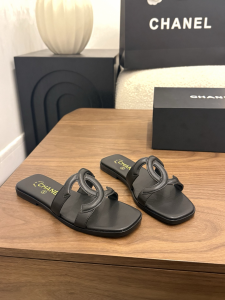 Chanel CC logo Black Leather Flat Mules Slides Sandals Shoes Chanel CC logo Black Leather Flat Mules Slides Sandals Shoes