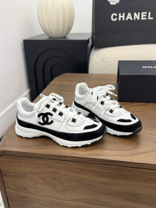 Chanel Chanel CC logo Lace Up White Black Leather Sneakers Shoes Chanel Chanel CC logo Lace Up White Black Leather Sneakers Shoes
