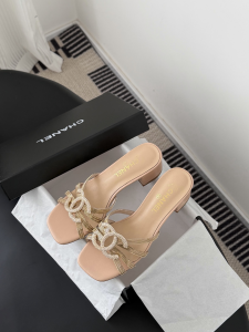 Chanel Crystal CC Logo Heeled Slides Sandals Shoes Pink Chanel Crystal CC Logo Heeled Slides Sandals Shoes Pink