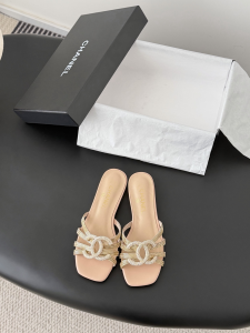 Chanel Crystal cc Logo Flat Slides Sandals Shoes Pink Chanel Crystal cc Logo Flat Slides Sandals Shoes Pink