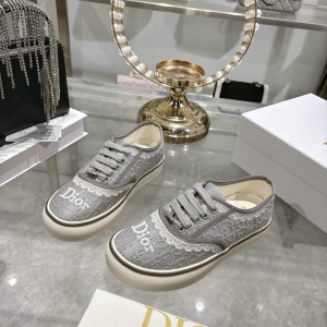Dior Saltwind Sneakers Shoes Gray Dior Oblique Embroidered Cotton and White Lace Dior Saltwind Sneakers Shoes Gray Dior Oblique Embroidered Cotton and White Lace