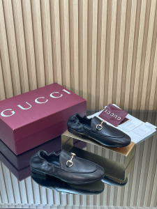 Gucci Jordaan Horsebit Embellished Logo Black Calfskin Leather Loafers Shoes Gucci Jordaan Horsebit Embellished Logo Black Calfskin Leather Loafers Shoes