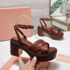 Miu Miu Brown Leather Platform Heeled Sandals Shoes with Strap Miu Miu Brown Leather Platform Heeled Sandals Shoes with Strap