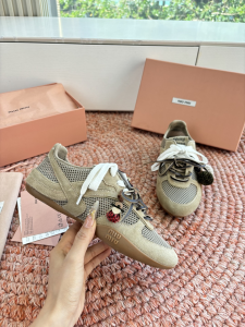 Miu Miu New Balance 530 SL Gray Suede Leather and Mesh Sneakers Shoes Miu Miu New Balance 530 SL Gray Suede Leather and Mesh Sneakers Shoes