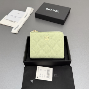 Chanel CC Zip Around Wallet Light Yellow Metallic quilted Caviar leather Chanel CC Zip Around Wallet Light Yellow Metallic quilted Caviar leather