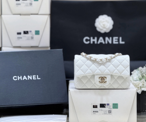 Chanel Vip Vintage Mini Flap Shoulder Bag White Quilted Caviar Leather Chanel Vip Vintage Mini Flap Shoulder Bag White Quilted Caviar Leather