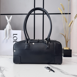Loewe Panta Amazona 31 Cropped Top Handle Shoulder Bag Black Shiny Calfskin Leather Loewe Panta Amazona 31 Cropped Top Handle Shoulder Bag Black Shiny Calfskin Leather