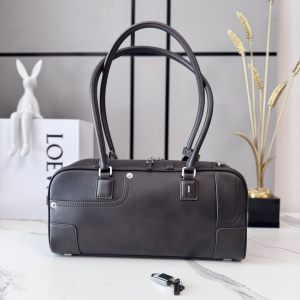 Loewe Panta Amazona 31 Cropped Top Handle Shoulder Bag Vintage Brown Shiny Calfskin Leather Loewe Panta Amazona 31 Cropped Top Handle Shoulder Bag Vintage Brown Shiny Calfskin Leather