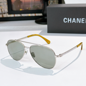 Chanel CC Pearls Pilot Luxury Eyewear Sunglasses CH5564 Gray Chanel CC Pearls Pilot Luxury Eyewear Sunglasses CH5564 Gray