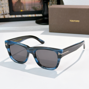 Tom Ford Caine Square Luxury Eyewear Sunglasses FT1304 Gray Blue Tom Ford Caine Square Luxury Eyewear Sunglasses FT1304 Gray Blue