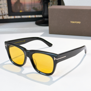 Tom Ford Caine Square Luxury Eyewear Sunglasses FT1304 Yellow Black Tom Ford Caine Square Luxury Eyewear Sunglasses FT1304 Yellow Black