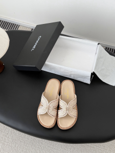 Chanel CC Beige Raffia Flat Slides Sandals Shoes Chanel CC Beige Raffia Flat Slides Sandals Shoes