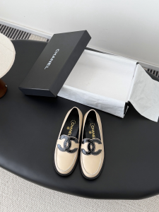 Chanel CC Logo Beige Calfskin Leather Flat Loafers Shoes Chanel CC Logo Beige Calfskin Leather Flat Loafers Shoes
