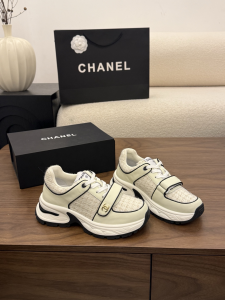 Chanel CC Logo Off White Leather and Tweed Sneakers Shoes Chanel CC Logo Off White Leather and Tweed Sneakers Shoes
