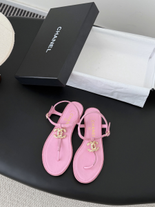 Chanel CC Logo Pink Leather Thong Flat Sandals Shoes Chanel CC Logo Pink Leather Thong Flat Sandals Shoes