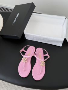 Chanel CC Logo Pink Leather Thong Flat Sandals Shoes Chanel CC Logo Pink Leather Thong Flat Sandals Shoes